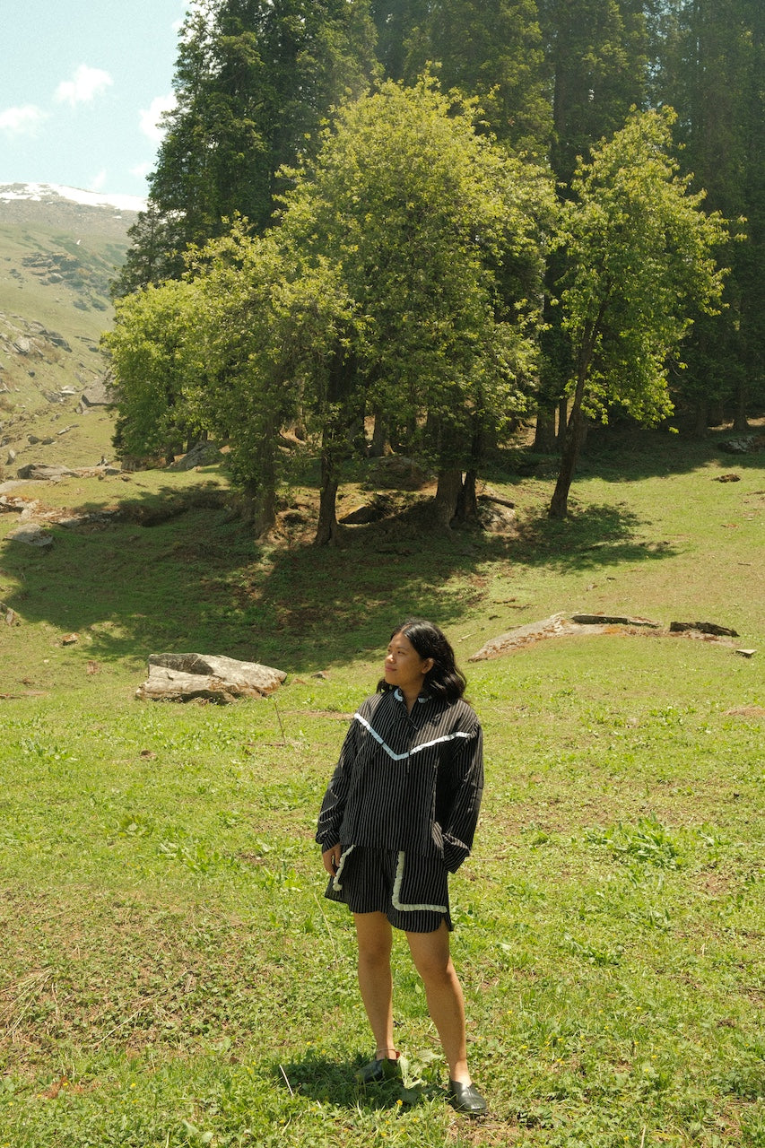 Kakhan Unisex Cropped Shirt